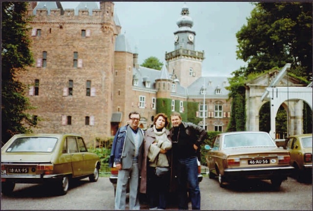 Юлиан Семенов со студенческим другом Евгением Примаковым и его женой Лаурой в Голландии. 1981 год.
