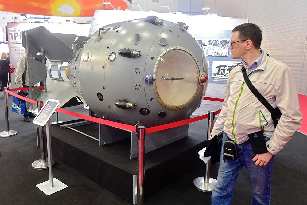 Теперь первую нашу атомную бомбу РДС-1 показывают на выставках. Фото: РИА Новости